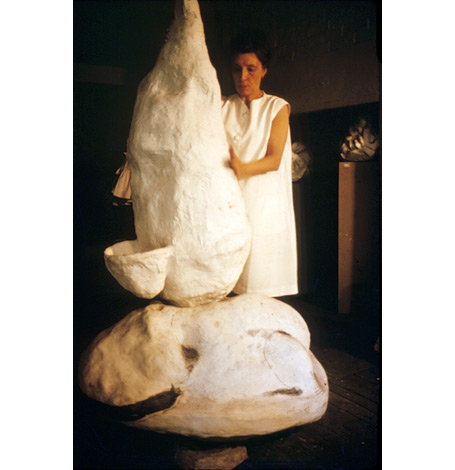 Louise Bourgeois in her New York City studio in 1964, working on <i>The Quartered One</i>.